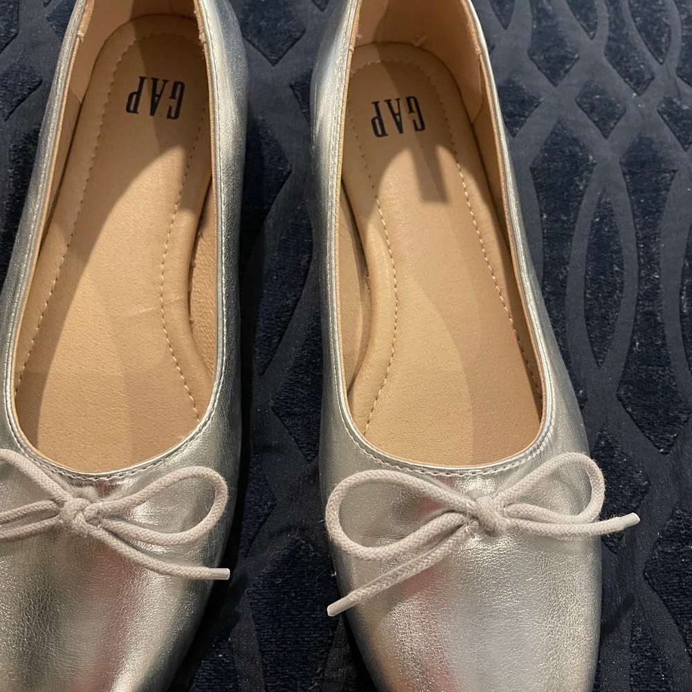GAP Silver Ballet Flats with Bow